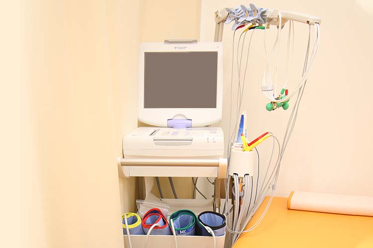 動脈脈波検査と心電計